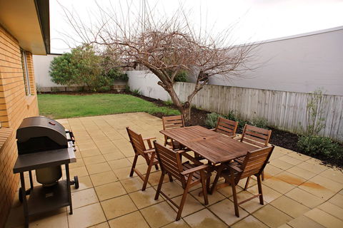 The Holiday Home People - Grafton Accommodation 1