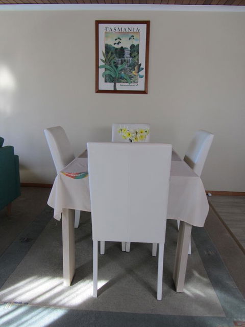 Elm Trees Accommodation @ Ross - Grafton Accommodation 14