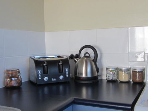 Elm Trees Accommodation @ Ross - Grafton Accommodation 20