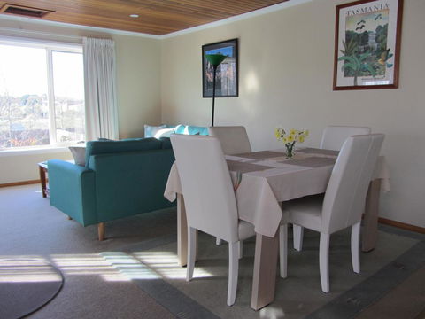 Elm Trees Accommodation @ Ross - Grafton Accommodation 13