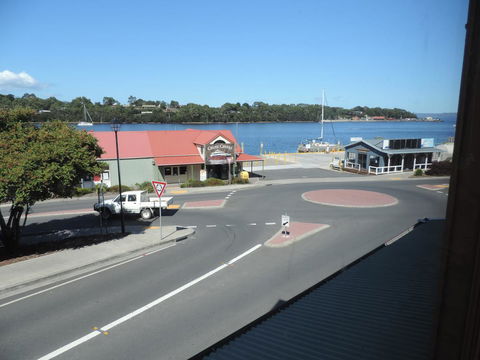 Bushman's Cafe - Grafton Accommodation 11