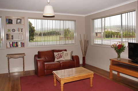 Pinestumps Holiday Home - Grafton Accommodation 2