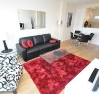 Neutral Bay Self-Contained Modern One-Bedroom Apartment 63BEN - Grafton Accommodation