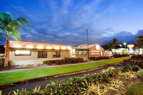 Nightcap At Balaclava Hotel - Grafton Accommodation 2