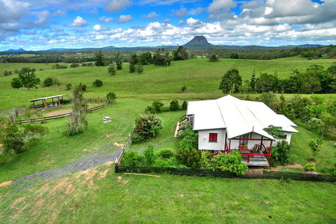 Noosa Avalon Farm Cottages - Grafton Accommodation 1