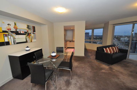 North Sydney Fully Self Contained Modern 2 Bed Apartment (2207BER) - Grafton Accommodation 2