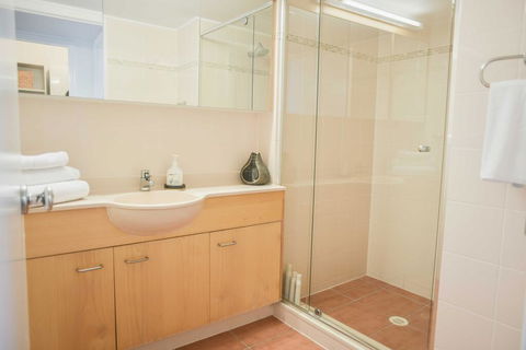 Ocean Front Moffat Beach Private Rooftop Terrace Walk To Cafe's, Restaurants - Grafton Accommodation 2