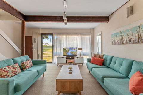 Ocean St Holiday Apartment - Grafton Accommodation 3