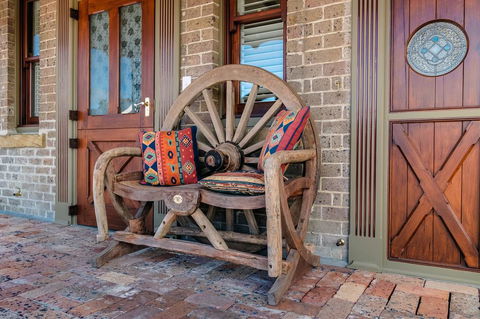 Old Bank Boutique Hotel - Grafton Accommodation 2