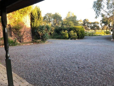 Olde Horsham Motor Inn - Grafton Accommodation 0