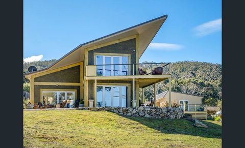 On The Huon River - Grafton Accommodation 0