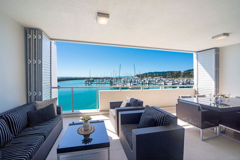 On The Point Airlie Beach - Grafton Accommodation 1