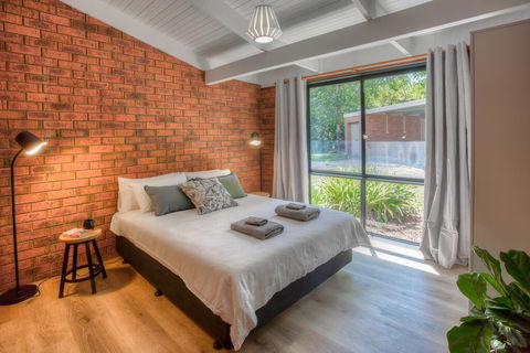 On The River, Porepunkah - Bright VIC - Grafton Accommodation 3