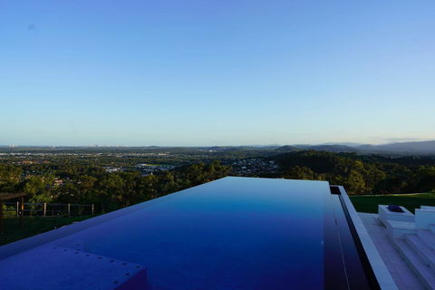 On Top Of The World - Grafton Accommodation 1