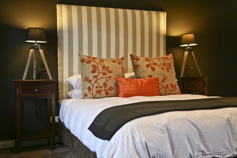One Paddock Currency Creek Winery Villas - Grafton Accommodation 1