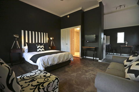 One Paddock Currency Creek Winery Villas - Grafton Accommodation 0