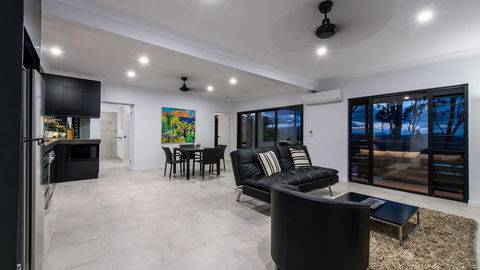 Onestep Airlie Retreat - Grafton Accommodation 3