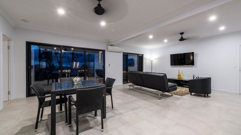 Onestep Airlie Retreat - Grafton Accommodation 2