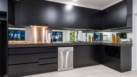 Onestep Airlie Retreat - Grafton Accommodation 1