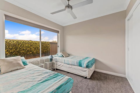 Ontario Way 1 Burrill Lake - Grafton Accommodation 2