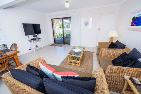 Oscar's At Little Beach - Nelson Bay - Grafton Accommodation 2