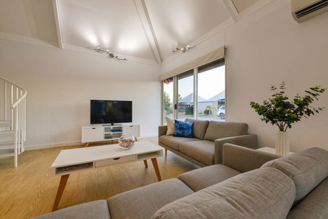 Osprey Holiday Village Unit 106 - Trendy 3 Bedroom Holiday Villa With A Pool In The Complex - Grafton Accommodation 3