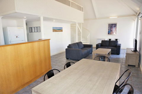 Osprey Holiday Village Unit 111 - Splendid 3 Bedroom Holiday Villa With A Pool In The Complex - Grafton Accommodation 1