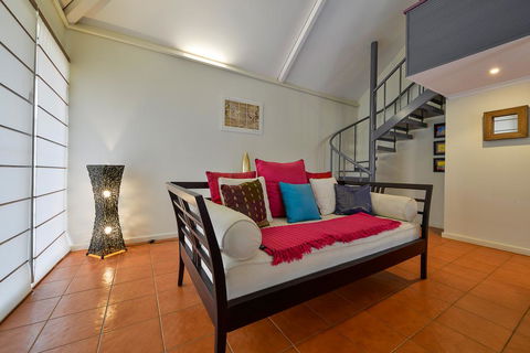 Osprey Holiday Village Unit 112 -Vibrant 3 Bedroom Holiday Villa With A Pool In The Complex - Grafton Accommodation 3