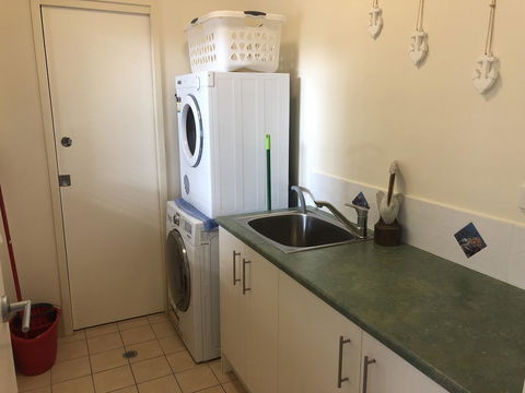 Our Beach House - Grafton Accommodation 2