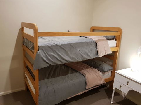 Pakenham Ranges - Grafton Accommodation 2