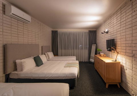 Palms Hotel - Grafton Accommodation 3