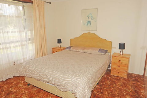 Paradise On The Water - Grafton Accommodation 1