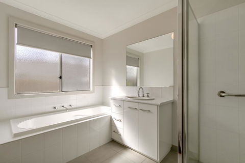 Pelican House - Grafton Accommodation 3