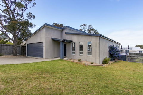 Pelican House - Grafton Accommodation 0