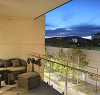 Perfectly Located Modern Apartment - Canberra CBD - Grafton Accommodation