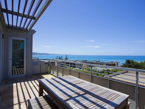 POINT GREY APARTMENT 14 - The Point - Grafton Accommodation 1
