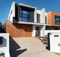 Portrush Luxury Villa - Grafton Accommodation