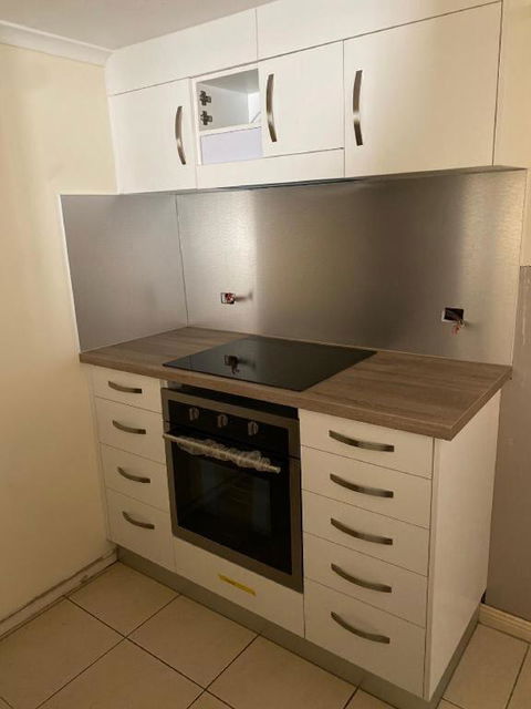 Private Abode And Handy Location With A Pool - Grafton Accommodation 3