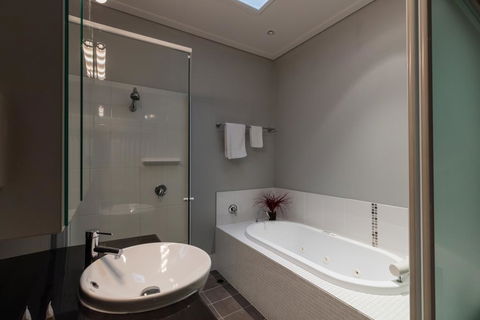 Promenade Executive Apartments - Grafton Accommodation 3