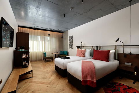QT Melbourne - Grafton Accommodation 3