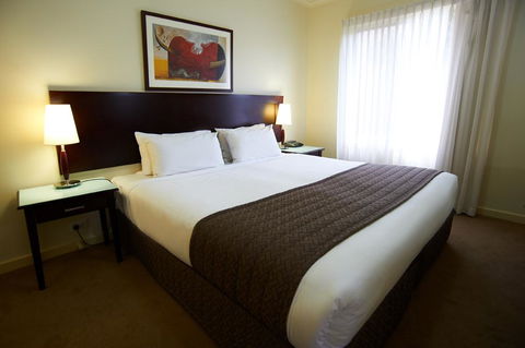 Quest Royal Gardens - Grafton Accommodation 3