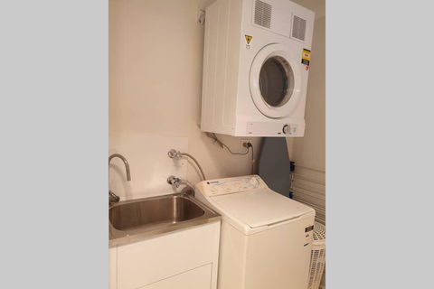 Quiet Apartment Walking Distance To Restaurants - Grafton Accommodation 1