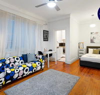 Quiet Art Deco - Cafe Central - Grafton Accommodation