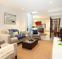 Quiet Family Home With Garden Courtyard Near Cafes - Grafton Accommodation