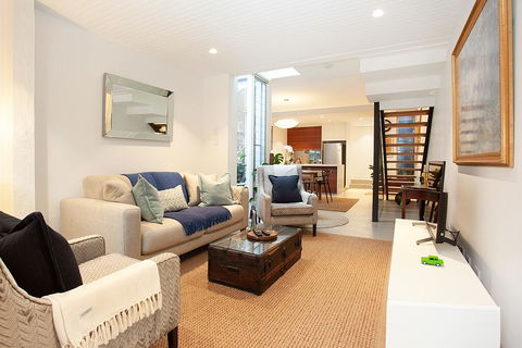 Quiet Family Home With Garden Courtyard Near Cafes - Grafton Accommodation 0