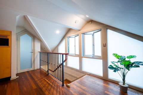 Quiet Private Studio In Strathfield With Kitchenette And Private Bathroom 3min To Station Sleeps 6 - Grafton Accommodation 3