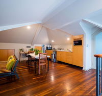 Quiet Private Studio In Strathfield with Kitchenette and Private Bathroom 3min to Station sleeps 6 - Grafton Accommodation