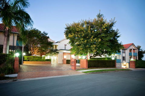 Ramada By Wyndham Brisbane Windsor - Grafton Accommodation 1