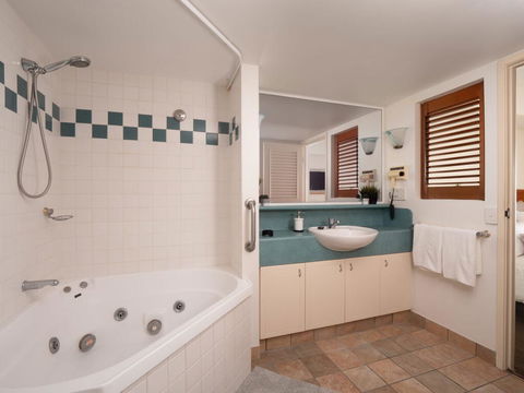 Ramada Golden Beach Unit 506 - Grafton Accommodation 3