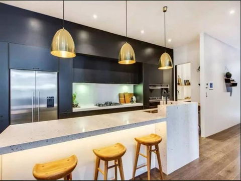 Readyset Glashouse Melbourne - Grafton Accommodation 2